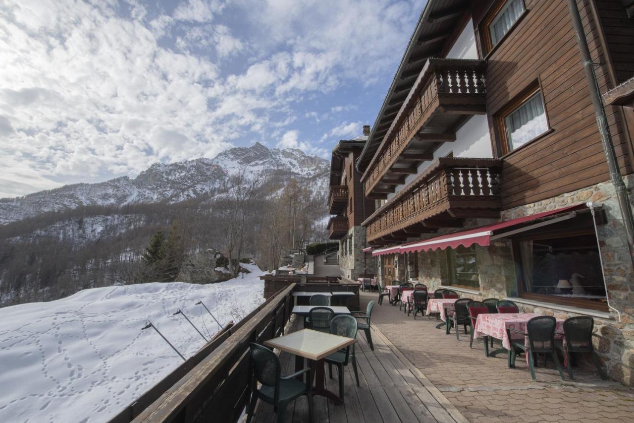 Hotel Rascard Valtournenche Exterior photo