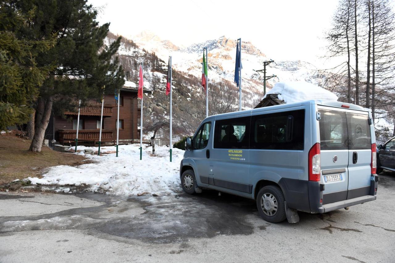 Hotel Rascard Valtournenche Exterior photo